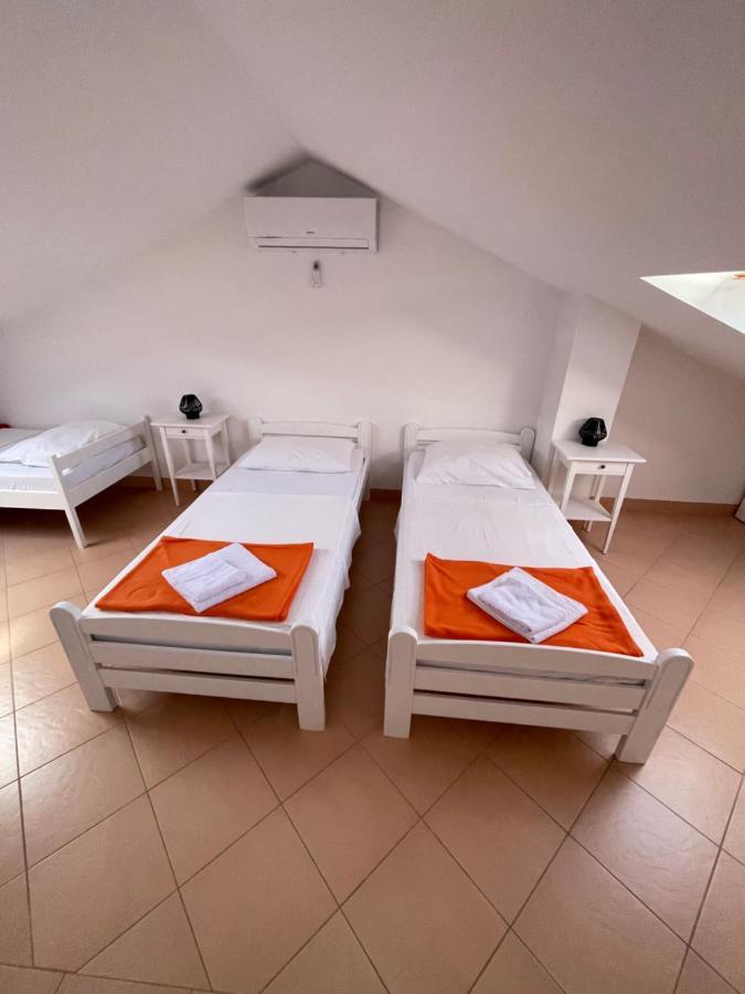 Apartments Andrea Stara Novalja Exterior photo
