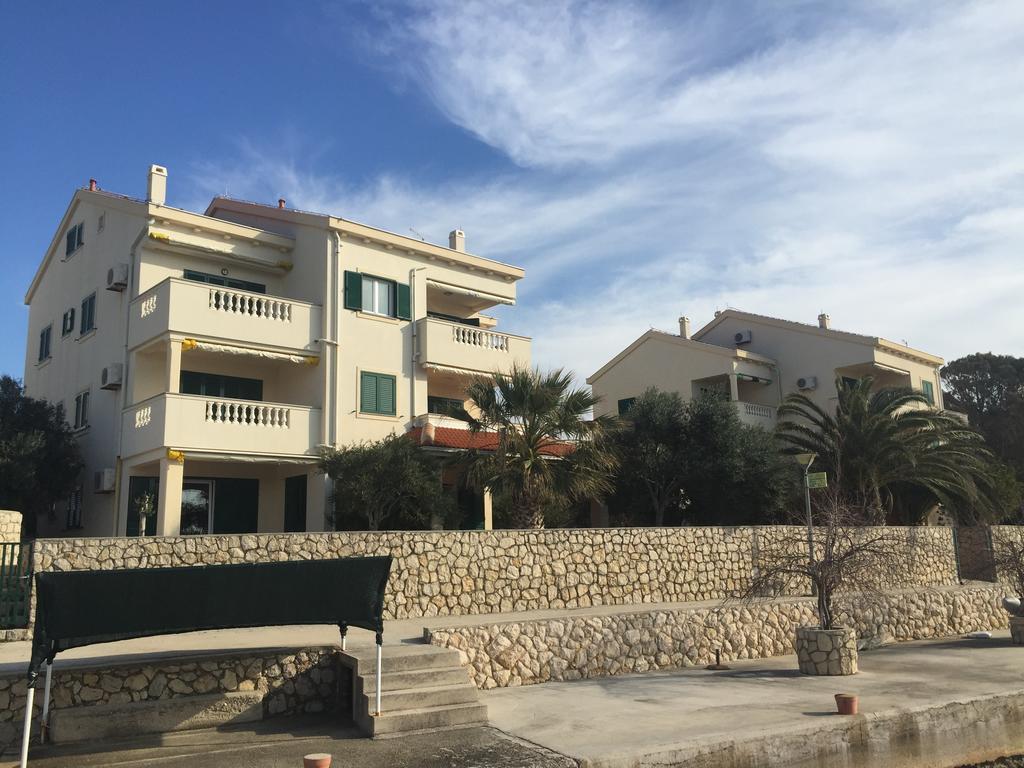 Apartments Andrea Stara Novalja Exterior photo